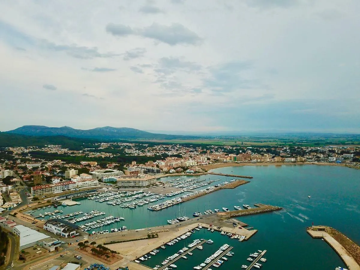 Apartaments Esbotzada L' Escala 0*,